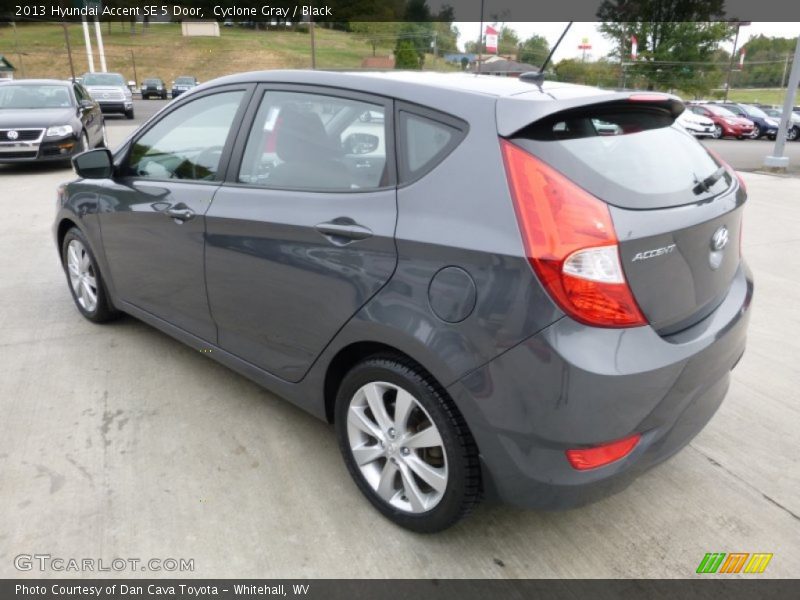 Cyclone Gray / Black 2013 Hyundai Accent SE 5 Door