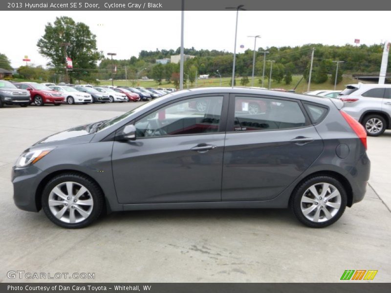 Cyclone Gray / Black 2013 Hyundai Accent SE 5 Door