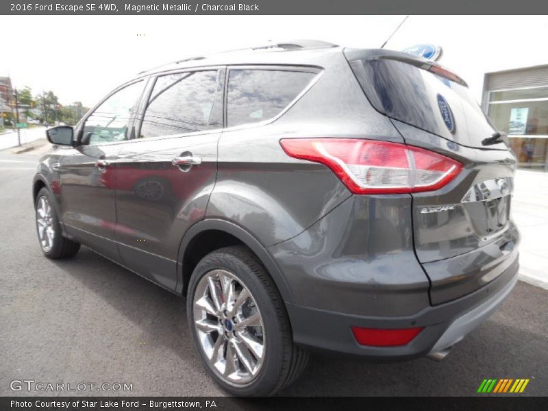 Magnetic Metallic / Charcoal Black 2016 Ford Escape SE 4WD