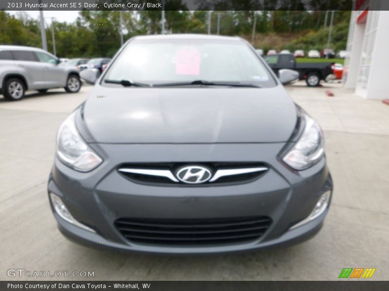 Cyclone Gray / Black 2013 Hyundai Accent SE 5 Door