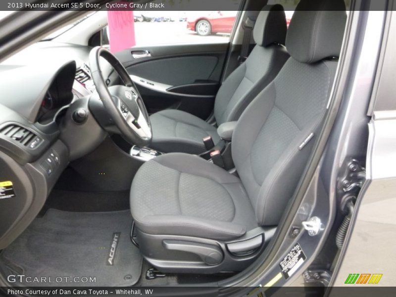 Cyclone Gray / Black 2013 Hyundai Accent SE 5 Door