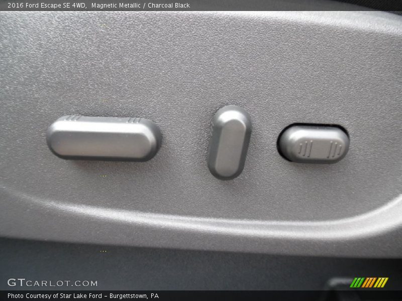 Magnetic Metallic / Charcoal Black 2016 Ford Escape SE 4WD