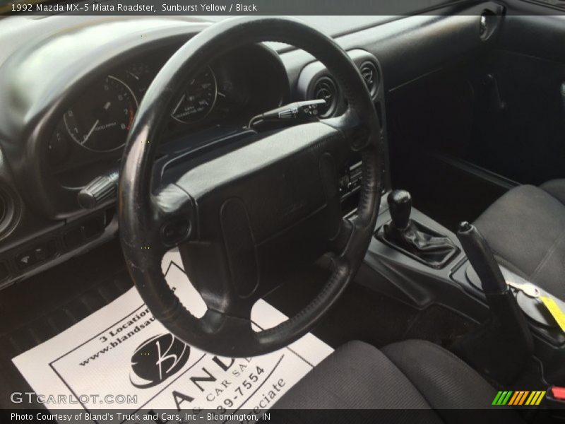 Sunburst Yellow / Black 1992 Mazda MX-5 Miata Roadster