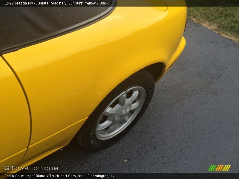 Sunburst Yellow / Black 1992 Mazda MX-5 Miata Roadster