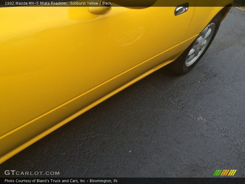 Sunburst Yellow / Black 1992 Mazda MX-5 Miata Roadster