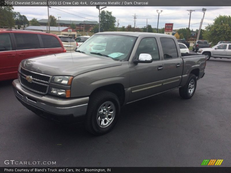 Front 3/4 View of 2006 Silverado 1500 LS Crew Cab 4x4
