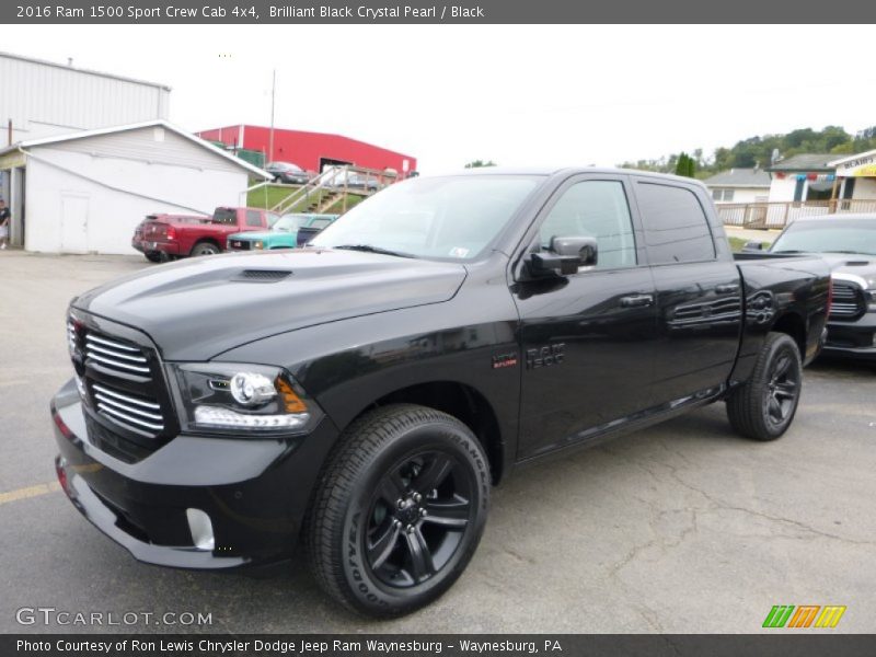 Front 3/4 View of 2016 1500 Sport Crew Cab 4x4