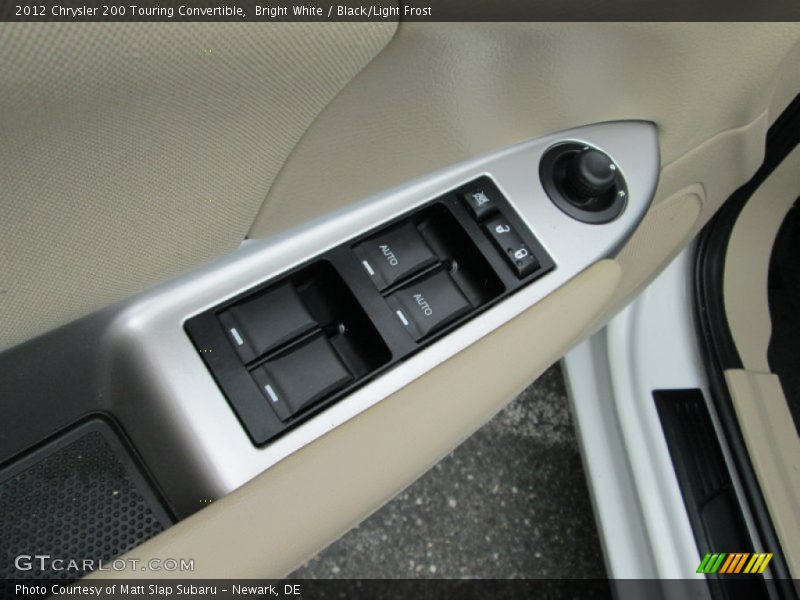 Bright White / Black/Light Frost 2012 Chrysler 200 Touring Convertible