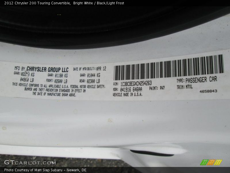 Bright White / Black/Light Frost 2012 Chrysler 200 Touring Convertible