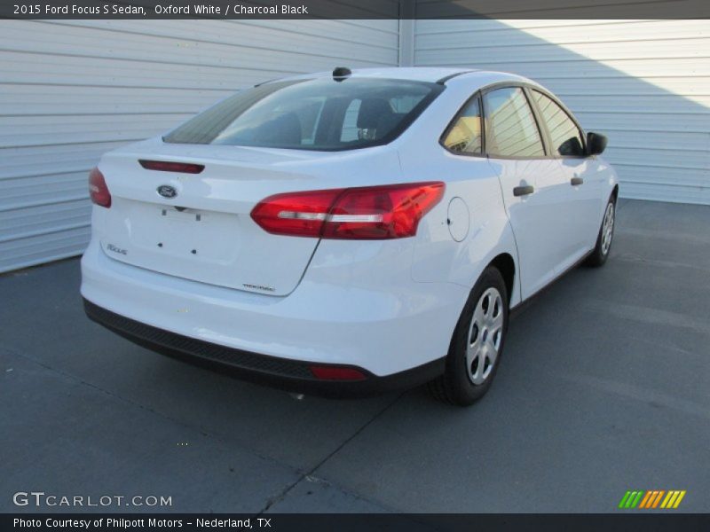 Oxford White / Charcoal Black 2015 Ford Focus S Sedan