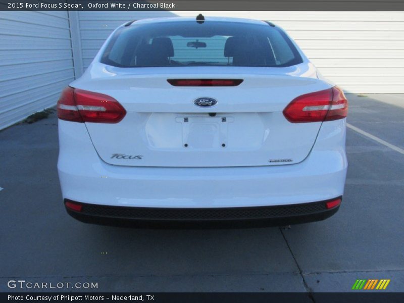 Oxford White / Charcoal Black 2015 Ford Focus S Sedan