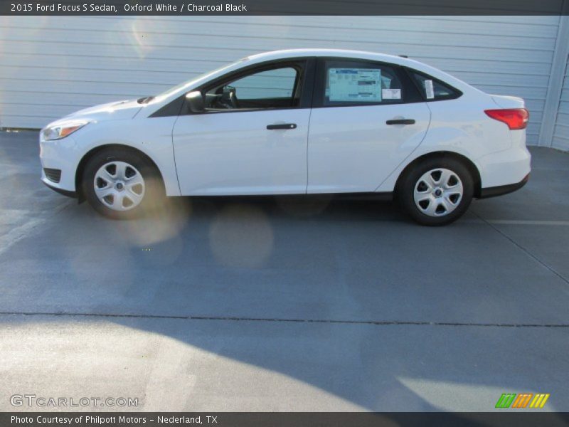 Oxford White / Charcoal Black 2015 Ford Focus S Sedan