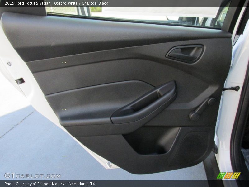 Oxford White / Charcoal Black 2015 Ford Focus S Sedan