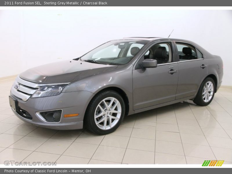 Front 3/4 View of 2011 Fusion SEL