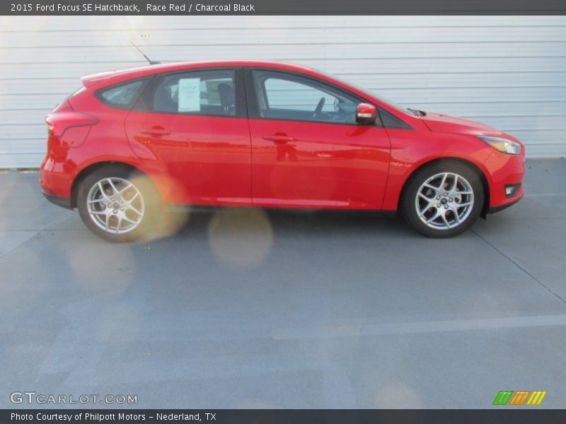 Race Red / Charcoal Black 2015 Ford Focus SE Hatchback