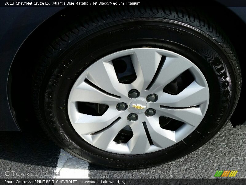 Atlantis Blue Metallic / Jet Black/Medium Titanium 2013 Chevrolet Cruze LS