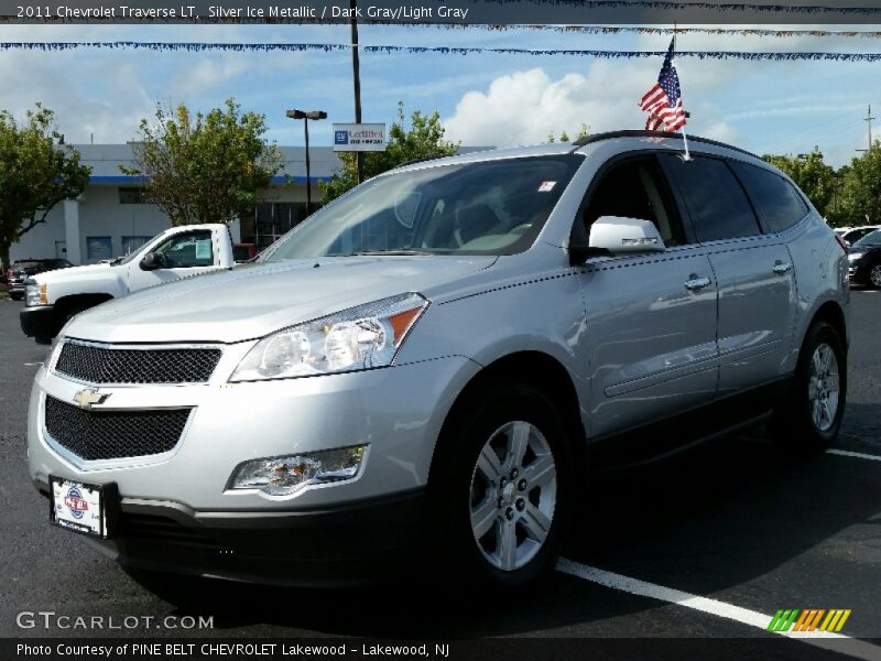 Silver Ice Metallic / Dark Gray/Light Gray 2011 Chevrolet Traverse LT