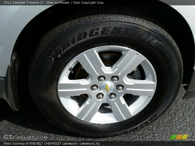 Silver Ice Metallic / Dark Gray/Light Gray 2011 Chevrolet Traverse LT