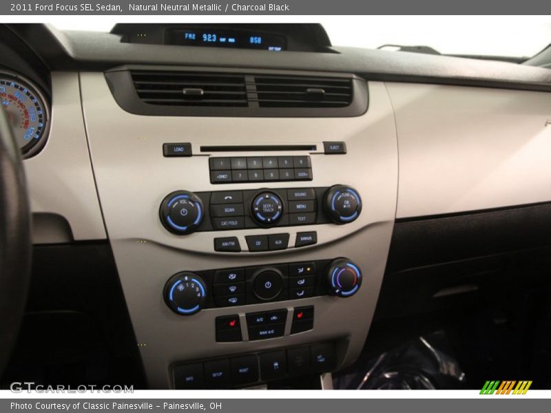 Natural Neutral Metallic / Charcoal Black 2011 Ford Focus SEL Sedan