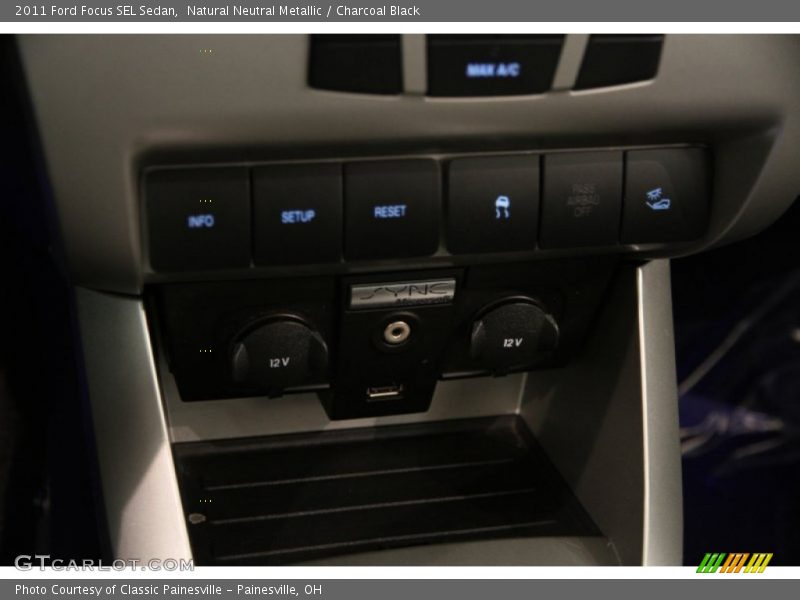 Natural Neutral Metallic / Charcoal Black 2011 Ford Focus SEL Sedan