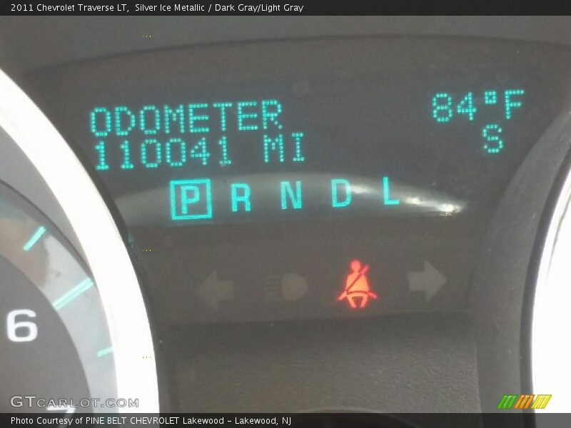 Silver Ice Metallic / Dark Gray/Light Gray 2011 Chevrolet Traverse LT
