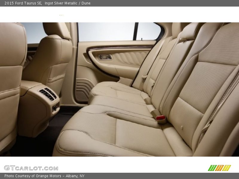 Ingot Silver Metallic / Dune 2015 Ford Taurus SE
