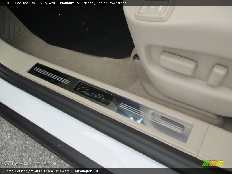 Platinum Ice Tricoat / Shale/Brownstone 2015 Cadillac SRX Luxury AWD