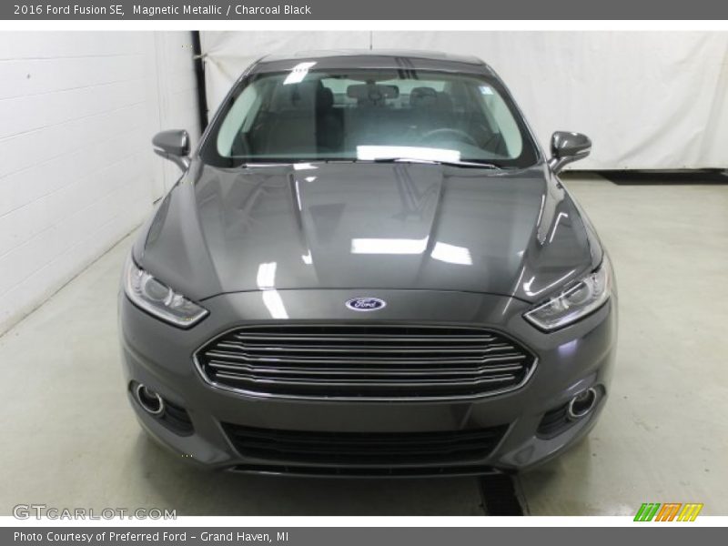 Magnetic Metallic / Charcoal Black 2016 Ford Fusion SE
