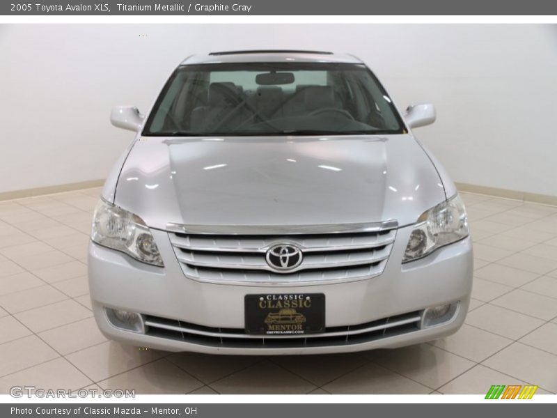 Titanium Metallic / Graphite Gray 2005 Toyota Avalon XLS