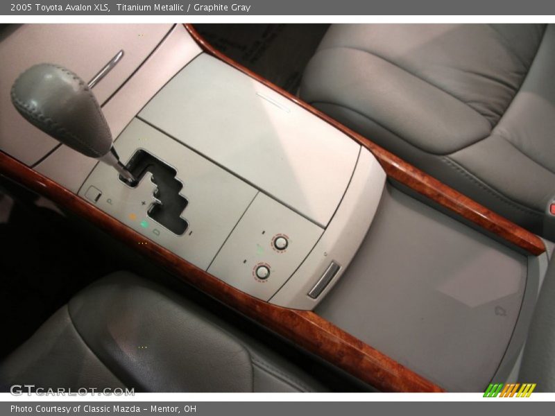 Titanium Metallic / Graphite Gray 2005 Toyota Avalon XLS