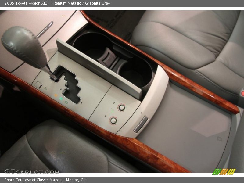 Titanium Metallic / Graphite Gray 2005 Toyota Avalon XLS