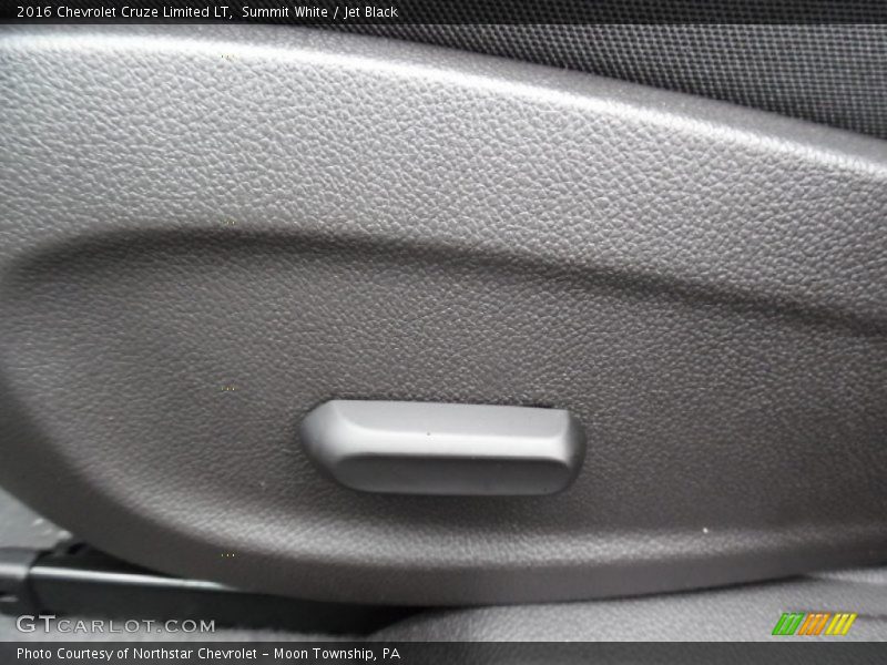 Summit White / Jet Black 2016 Chevrolet Cruze Limited LT