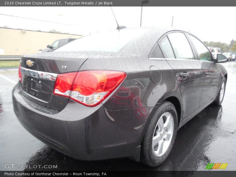 Tungsten Metallic / Jet Black 2016 Chevrolet Cruze Limited LT