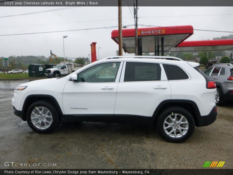 Bright White / Black 2016 Jeep Cherokee Latitude 4x4