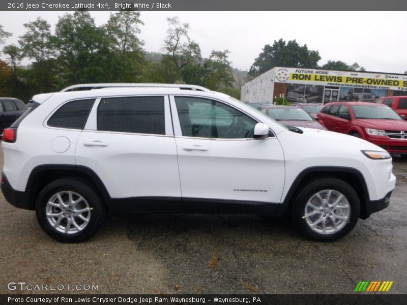 Bright White / Black 2016 Jeep Cherokee Latitude 4x4