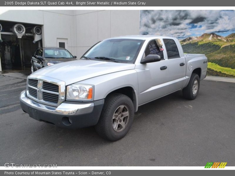 Front 3/4 View of 2005 Dakota SLT Quad Cab 4x4