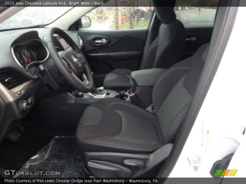 Bright White / Black 2016 Jeep Cherokee Latitude 4x4