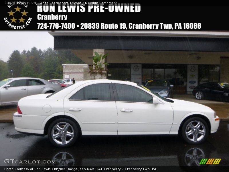 White Pearlescent Tricoat / Medium Parchment 2002 Lincoln LS V8