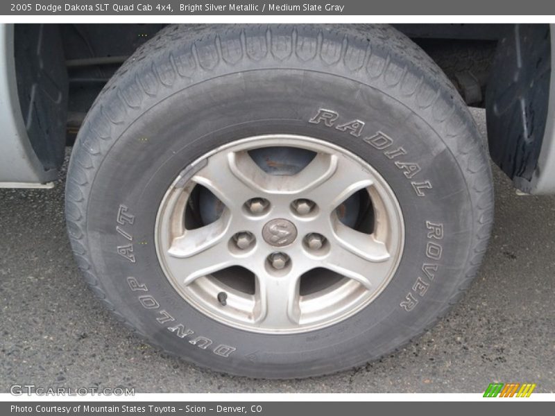 Bright Silver Metallic / Medium Slate Gray 2005 Dodge Dakota SLT Quad Cab 4x4