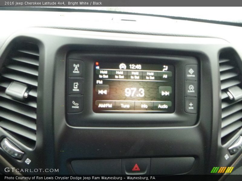 Bright White / Black 2016 Jeep Cherokee Latitude 4x4