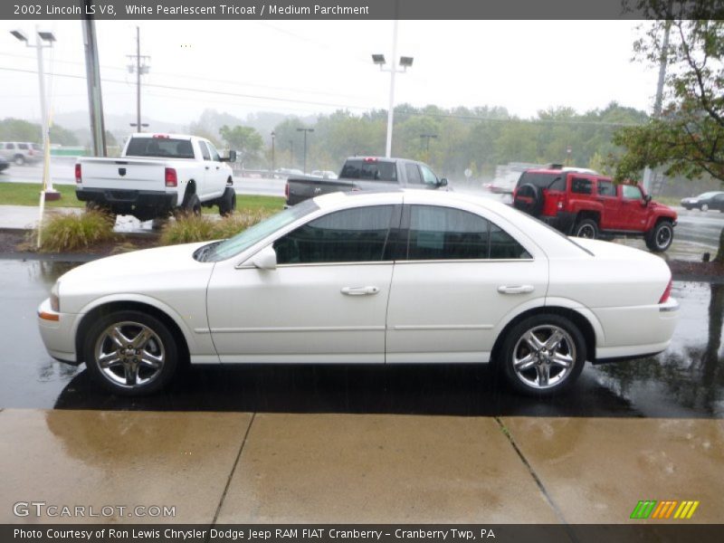 White Pearlescent Tricoat / Medium Parchment 2002 Lincoln LS V8