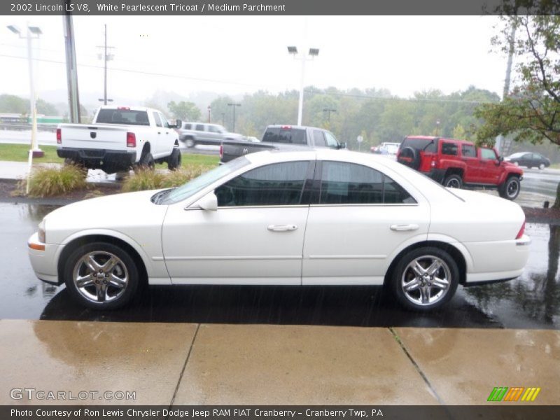 White Pearlescent Tricoat / Medium Parchment 2002 Lincoln LS V8