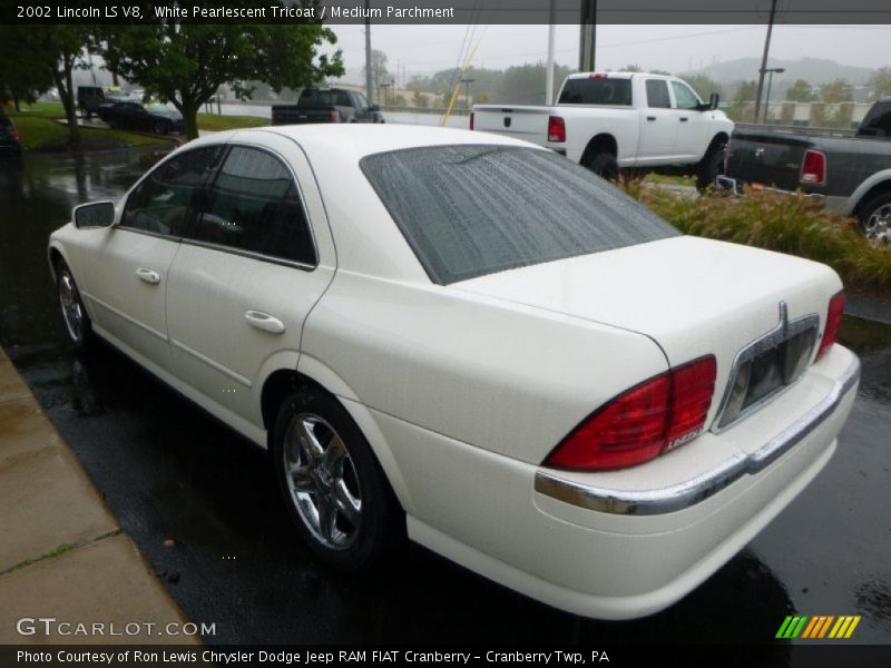 White Pearlescent Tricoat / Medium Parchment 2002 Lincoln LS V8