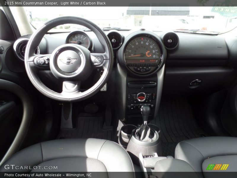 Light White / Carbon Black 2015 Mini Countryman Cooper