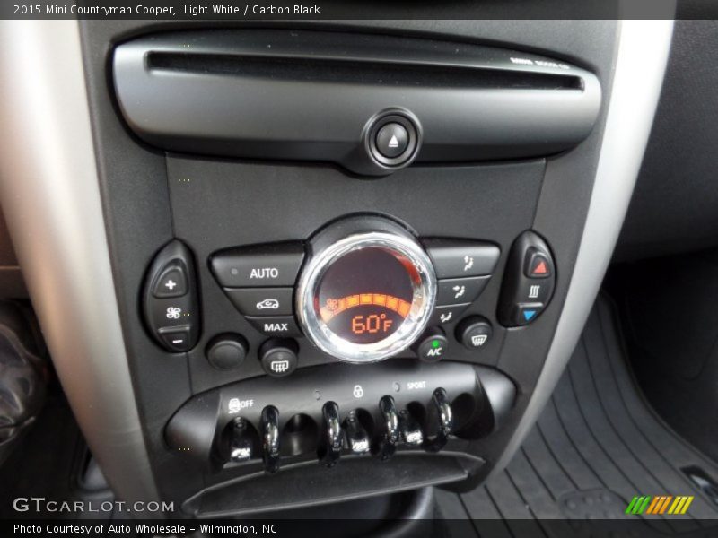 Light White / Carbon Black 2015 Mini Countryman Cooper
