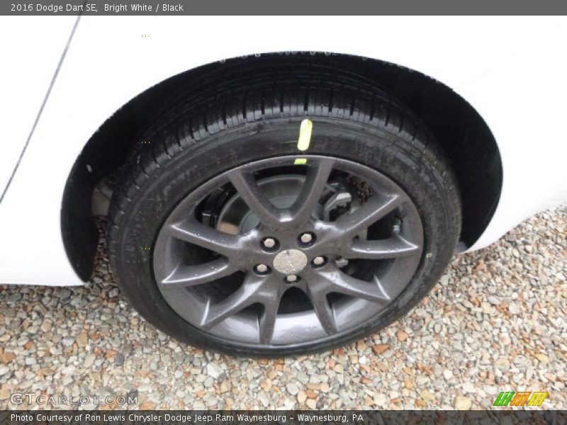 Bright White / Black 2016 Dodge Dart SE