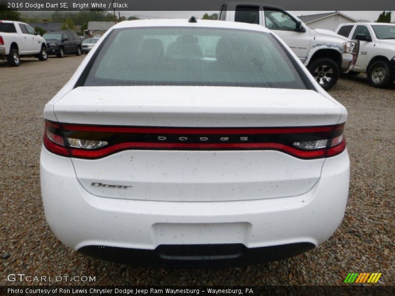 Bright White / Black 2016 Dodge Dart SE