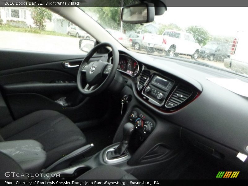 Bright White / Black 2016 Dodge Dart SE