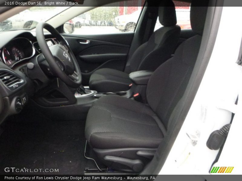 Bright White / Black 2016 Dodge Dart SE