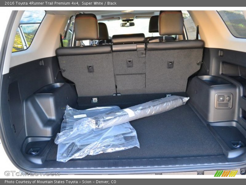 Super White / Black 2016 Toyota 4Runner Trail Premium 4x4
